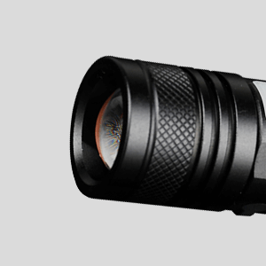 Pivoi 800 Lumens 10W LED Rechargeable Flashlight