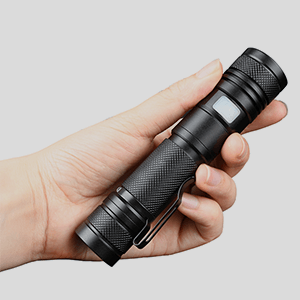 Pivoi 800 Lumens 10W LED Rechargeable Flashlight